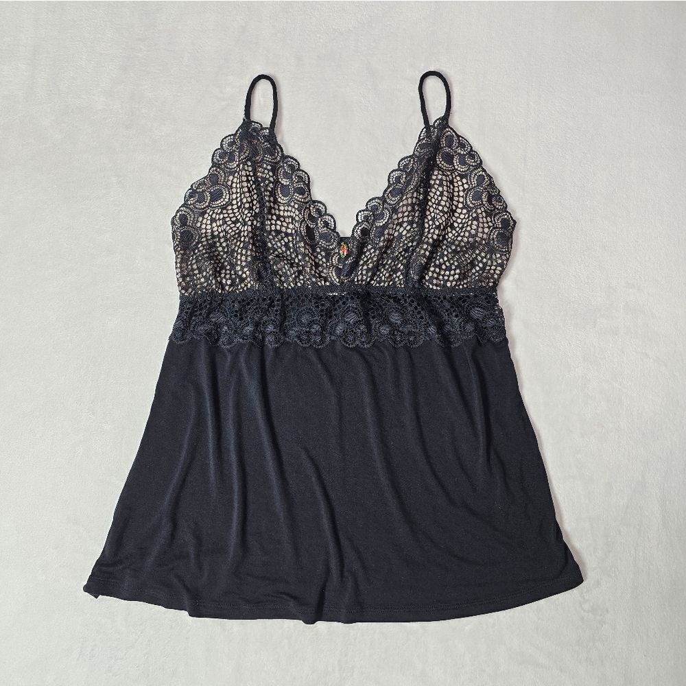 🌿Jessica simpson lingerie cami top/Pajamas top. Size L.